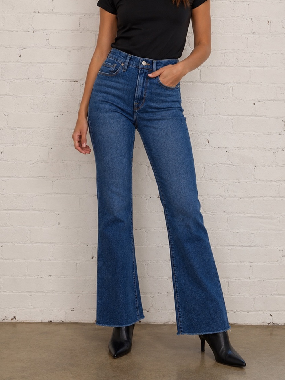 Good American Good Legs Flare Jeans Dark Wash Raw Hem Recycled Cotton Size 6
